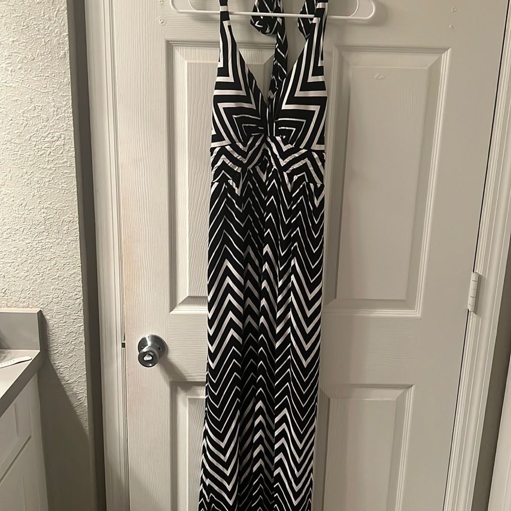 SOMA BLACK AND WHITE MAXI DRESS